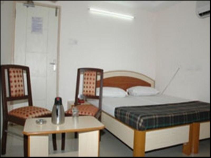 Hotel O Surya Residency Хидерабад Екстериор снимка