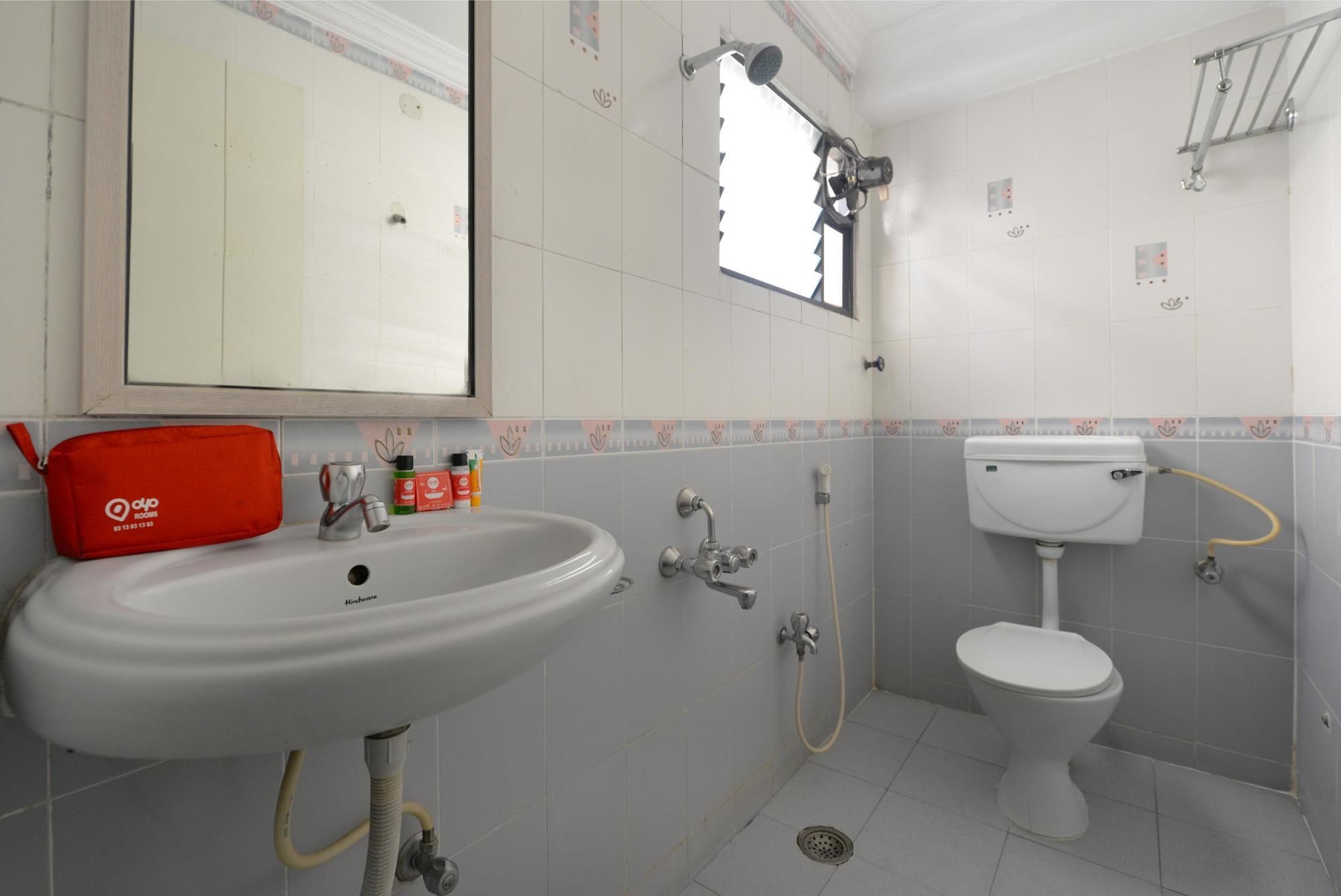 Hotel O Surya Residency Хидерабад Екстериор снимка